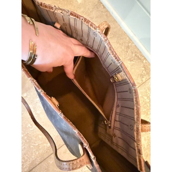 Louis Vuitton Neverfull MM Tote Monogram Canvas Leather Bag - Picture 5 of 5